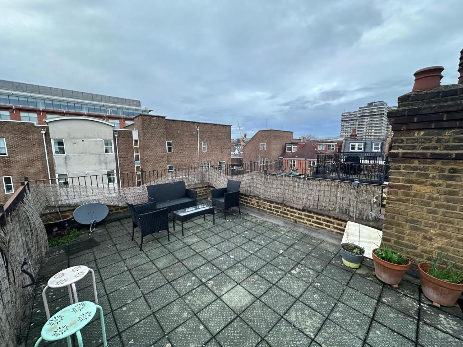 Lovely 3 Bedroom Maisonette With Private Roof Terrace In Hammersmith London Exterior foto